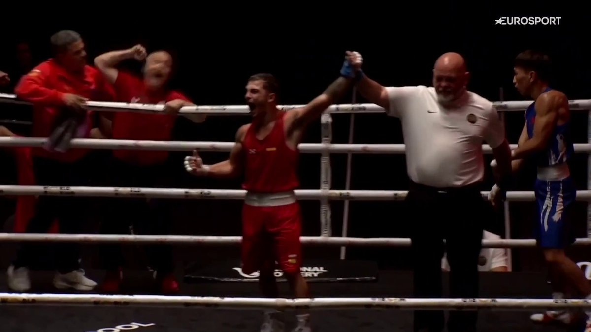 🥊Boxeo l Mundial🇬🇧 Rafa Lozano🇪🇸 A SEMIFINALES DEL MUNDIAL y asegura una histórica medalla La alegría de su padre y entrenador lo dice todo. Primera del boxeo español en Londres
