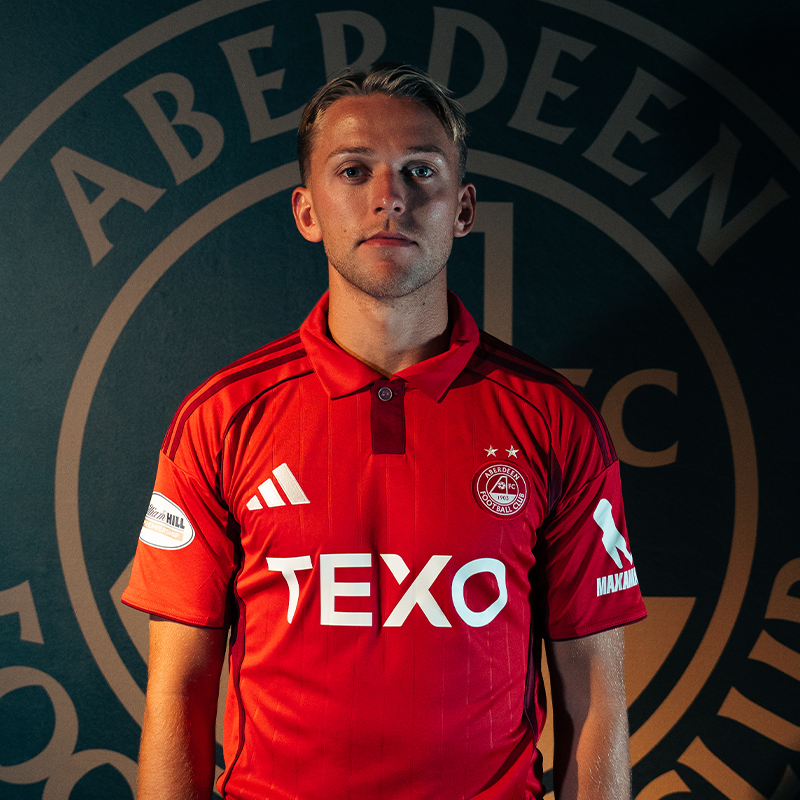 🔴 First few days in Aberdeen 🤝 Relationship with Jimmy Thelin ⚽ Playing with former Dons 🙌 Excited to get going RedTV subscribers can watch an exclusive interview with Jesper Karlsson now ⤵️