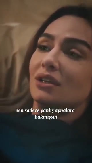Sen çirkin değilsin, sadece yanlış aynalara bakmışsın…