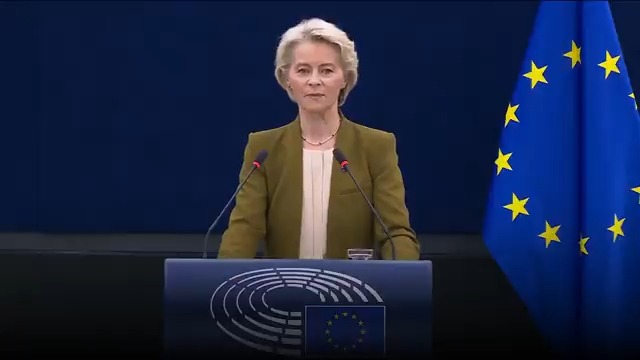 Bedrövligt tal av Ursula von der Leyen: Vill att statsmakterna ska skydda gammelmedia från källkritik. Det var ett synnerligen splittrande tal vi fick höra i Europaparlamentet idag. Ursula talade om frihet men vill strypa yttrandefriheten. EU ska i nytt medieprogram skydda (ja, "protect") gammelmedia. Eftersom papperstidningar är ett minne blott skapas "nyhetsöknar där desinformation frodas". Därför behöver medborgarna journalism de kan "lita på". För Ursula är källkritisk granskning av makthavare och etablissemang inget av värde. "Lita på traditionella medier", var hennes budskap, samtidigt som hon menar att sociala medier går mörkrets och korruptionens ärenden. Det är rena George Orwells 1984.