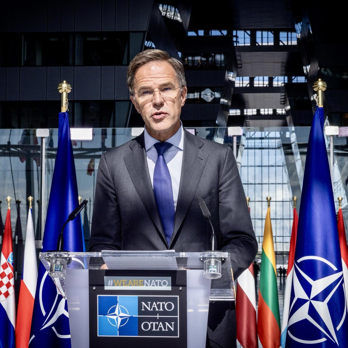 ❝Allies expressed solidarity with Poland and denounced Russia’s reckless behaviour.❞ Following a North Atlantic Council meeting, Mark Rutte Mark Rutte delivered a statement to the media on the violation of Polish airspace by Russian drones Tap to watch his full statement ↓