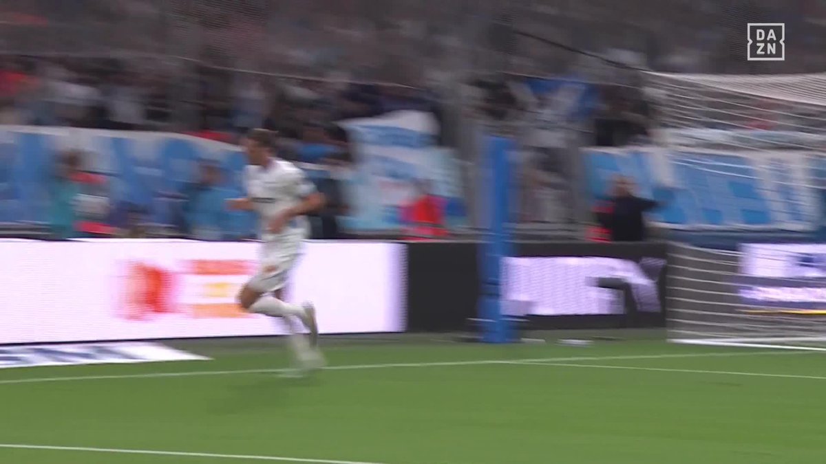 Comme un symbole, la carrière de Steve Mandanda 🇫🇷 s’est arrêté sur ce dernier match au Vélodrome 🥹 Frissons. ✨ 🎥 DAZN France