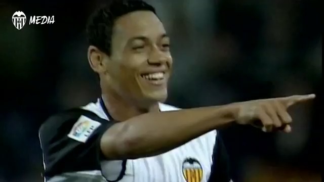 Suben 34 millones de videos al día y tú te encontraste con este gol de Ricardo Oliveira en un #BarçaValencia: