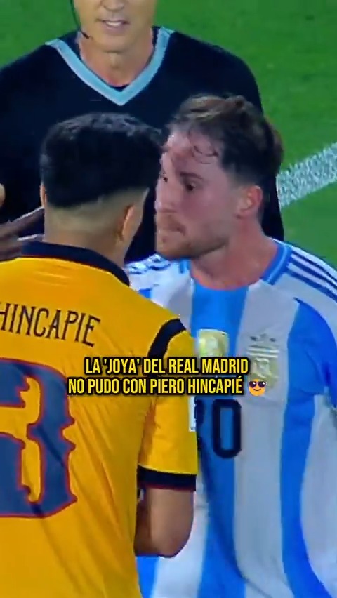 ¡PIERO HINCAPIÉ DEMUESTRA LO QUE ES DEFENDER! 😎👏 Franco Mastantuono, 'joya' del #RealMadrid, no pudo superar a Hincapié en el duelo entre #Ecuador y #Argentina. 🔥 Tranquilo, Mac Allister. En la Premier se vuelven a encontrar. 😌