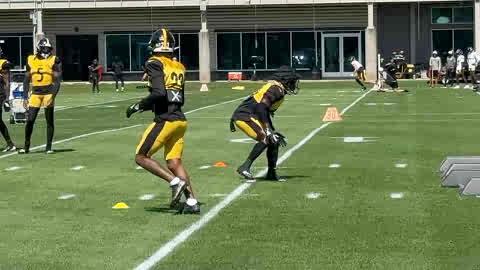 #Steelers new safety, Jabrill Peppers, goes through practice
