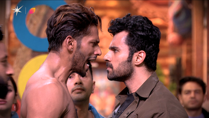 Promo Update : Its Abhishek bajaj vs Baseer Ali for captiancy 🔥🔥 Whom do you support ? ~ Like : #AbhishekBajaj ~ Retweet - #BaseerAli Comment - Your Fav #BaseerBob #BiggBoss #BiggBoss19 Join - The Khabri Tak for more