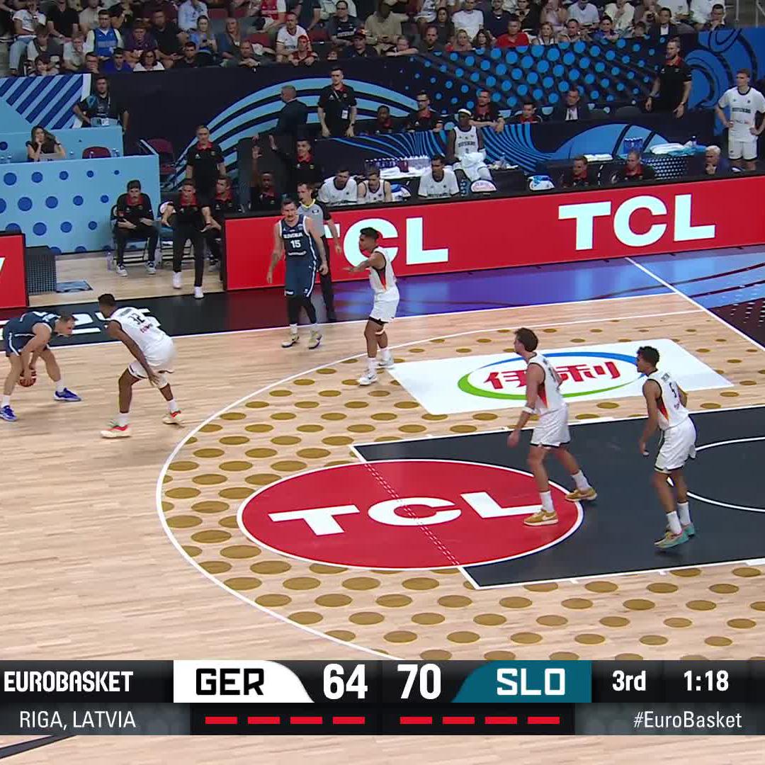 What is Robin to Batman is Prepelic to Doncic. WHAT A SHOT. #EuroBasket | #MakeYourMark