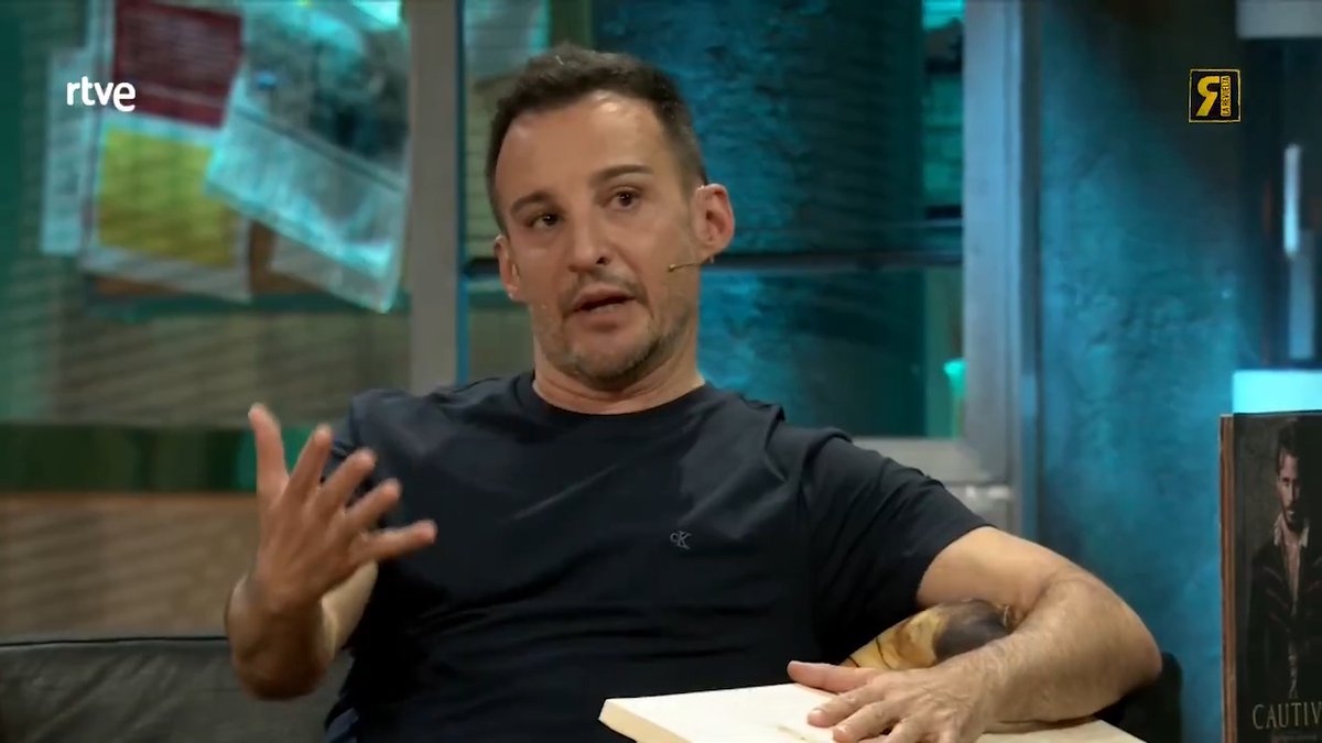 Amenábar: “Aunque mi opción hubiera sido retratar a un Cervantes homosexual, que eso la película no lo hace, ¿dónde está el problema? El problema lo entiendo en el siglo XVI, no en el siglo XXI” #LaRevuelta