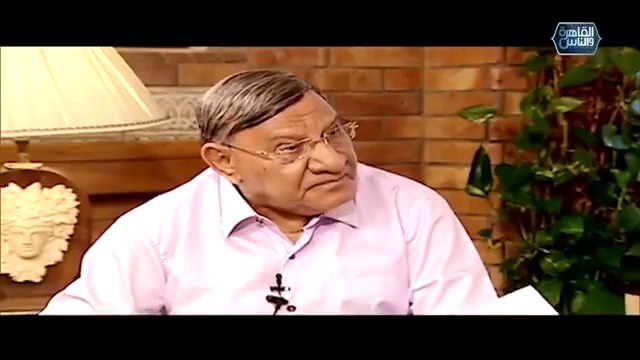 اللّي مشافش مفيد فوزي متلخبط قبل كده الرجل ده طلّع عليه كل اللّي عمله في الناس😂😂