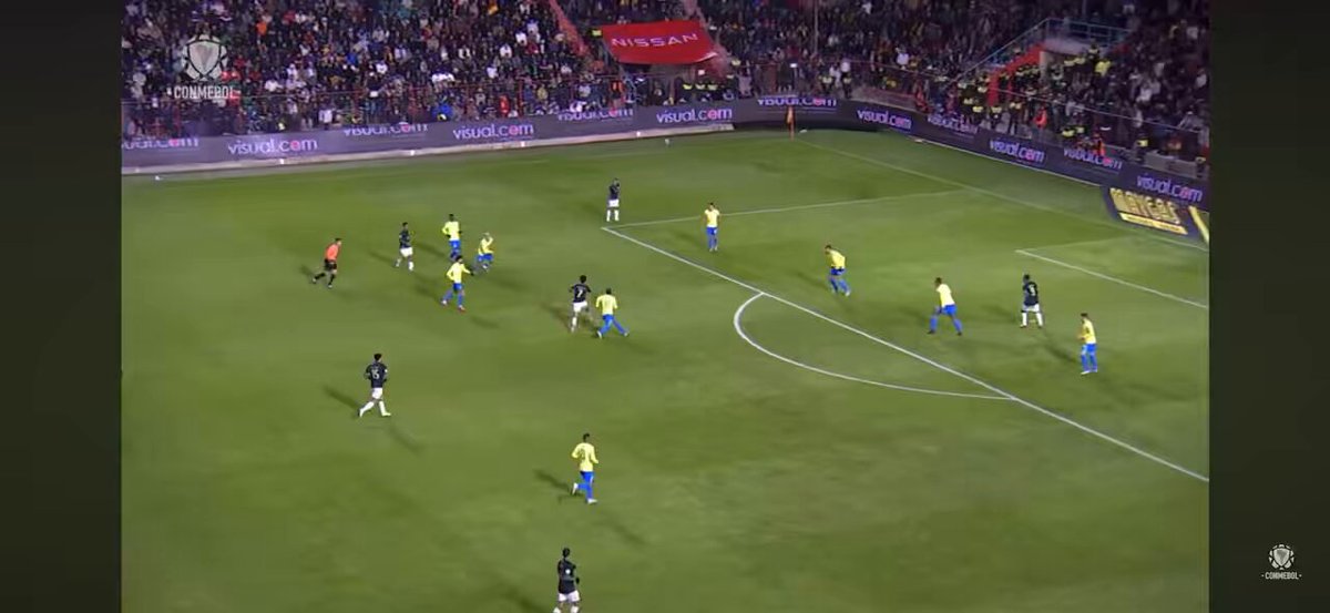 🤔LA CONMEBOL SOBRE EL PENAL EN EL PARTIDO DE BOLIVIA vs BRASIL. Se produce una disputa de juego donde el atacante juega el balón posteriormente se produce un contacto NORMAL entre AMBOS JUGADORES, lo que NO se configura como infracción…”