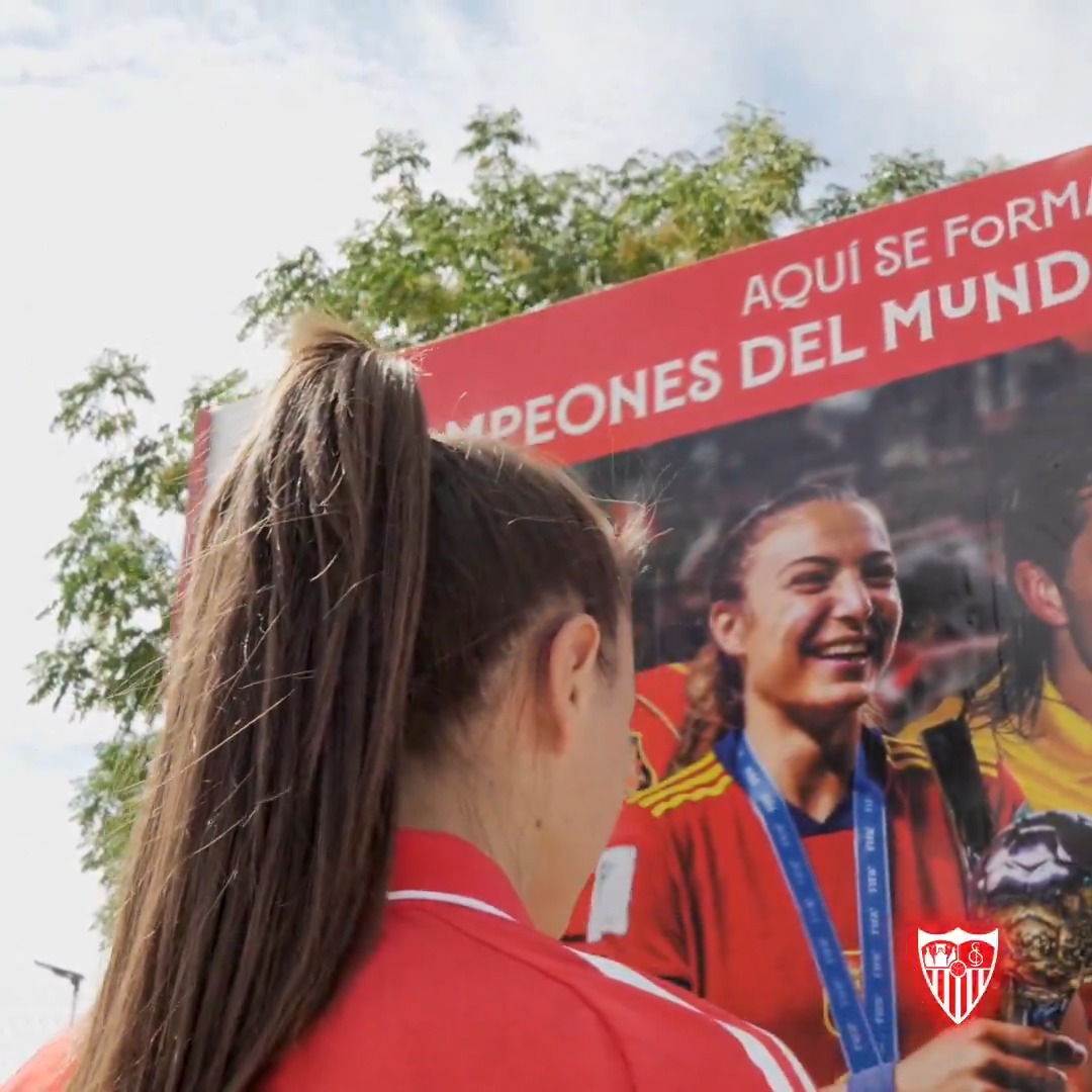 Dicen que uno siempre vuelve a los sitios en los que fue feliz… 🔙🤍❤️ #BienvenidaInma #SevillaFCFem #LigaFMoeve #WeareSevilla #NuncaTeRindas