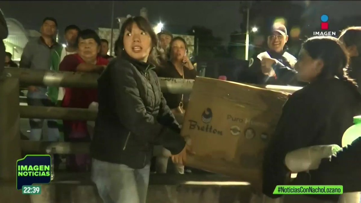 ▶️¡Solidaridad! Vecinos ayudaron a sofocar el fuego, movilizar lesionados y llevaron alimentos, tras explosión de pipa de gas LP en el puente de La Concordia. #ImagenNoticias con Nacho Lozano Imagen Televisión #ExcélsiorDigital