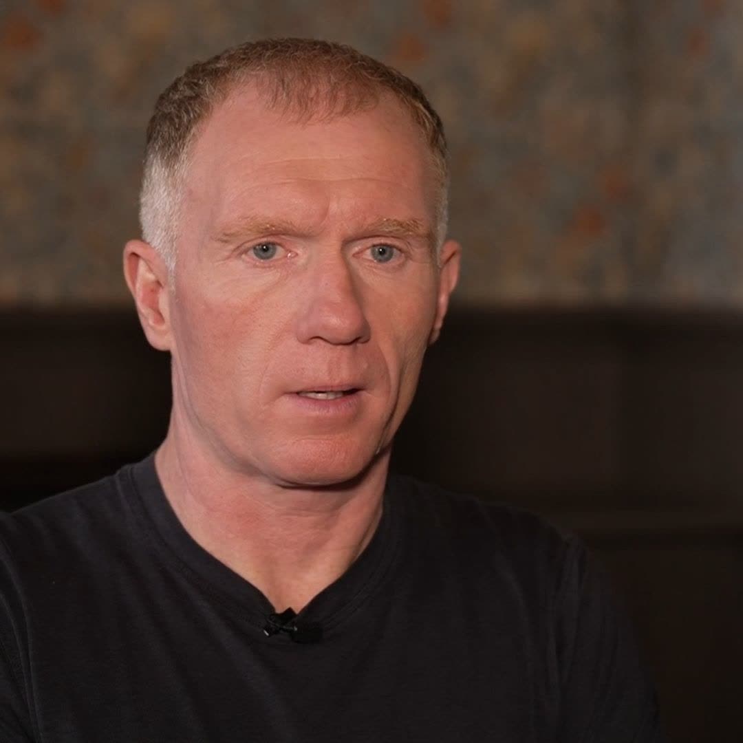🗣️ "You have to start somewhere" Paul Scholes says it will be interesting to see who's in goal for Man United on Sunday but will be tough for whoever is chosen.
