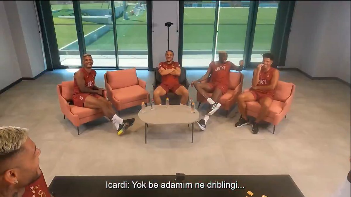 - Dribbling? Mauro Icardi: "Yok." Lemina: "Forvet olduğundan yüksek yazıyorlar." Mauro Icardi: "Gerçekten mi ama ben dribbling yapmıyorum 🙂"
