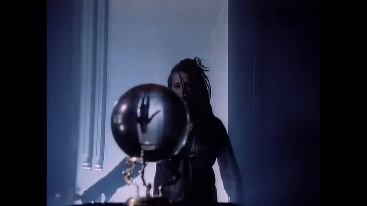 One of the iconic songs of the 90s Can you name this song? 🤔 #4NonBlondes #90smusic