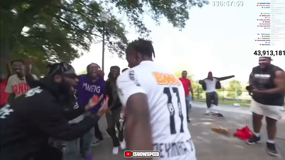 🚨| WATCH: Speed joined a group of dancers who taught him the Memphis dance and even a 5 year old kid knew every move 😭🔥