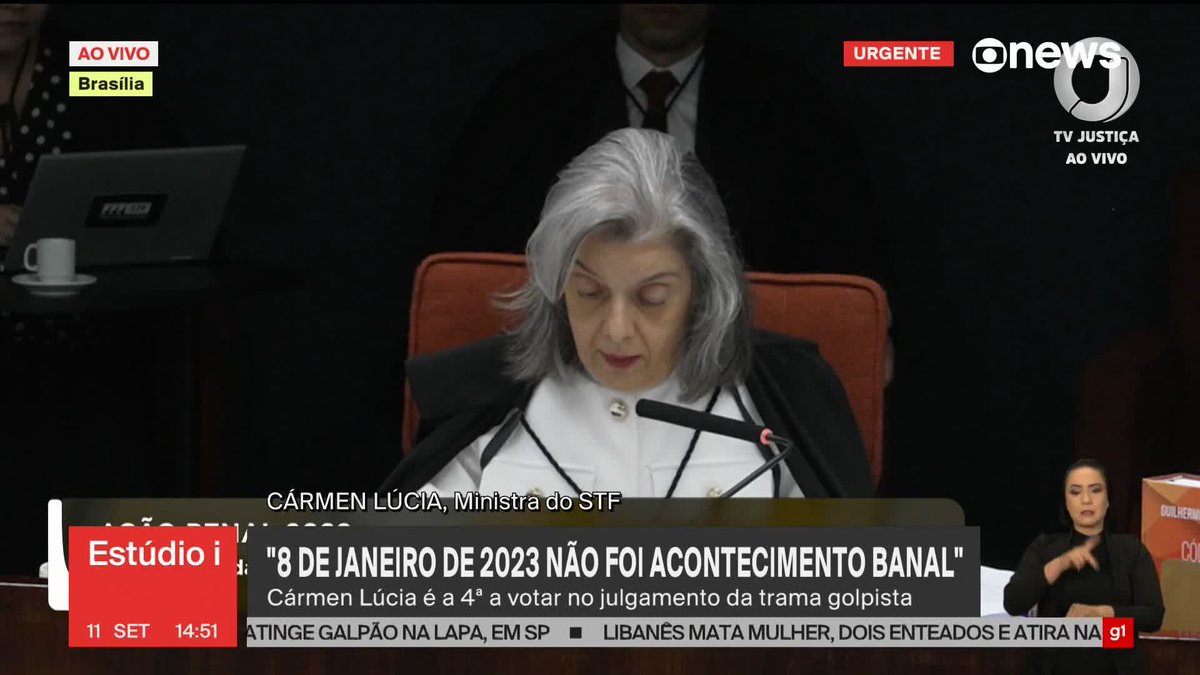 Ao passar para as considerações sobre o voto, Cármen Lúcia fez uma brincadeira sobre voto impresso, ao mostrar sua pilha de papéis. "Se tem voto eletrônico, não precisa de voto impresso", interrompeu Flávio Dino, rindo da situação. "Nós dois somos analógicos, embora a senhora seja mais jovem", completou ele. #estudioi ➡ Assista à #GloboNews: