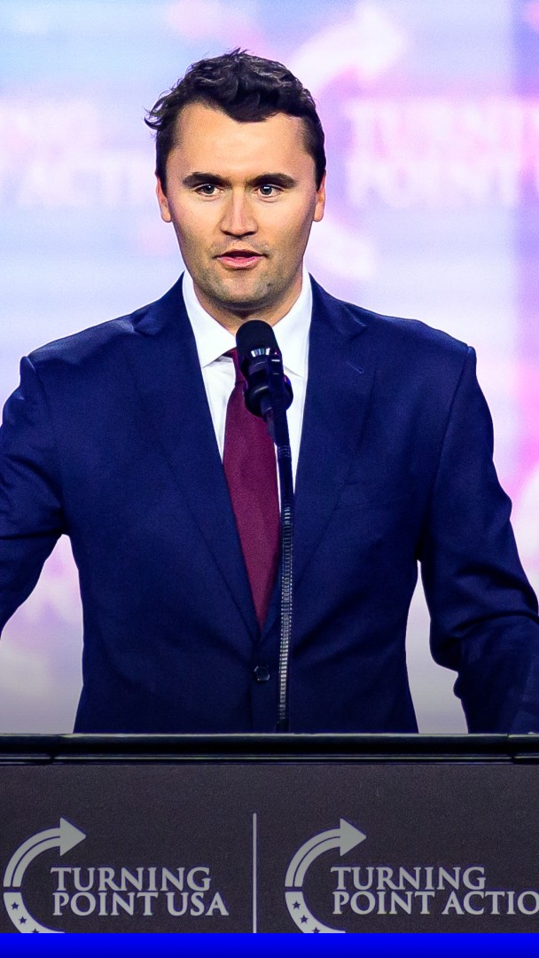 Anti-IVG, pro-armes, proche de Donald Trump…qui était vraiment Charlie Kirk ?