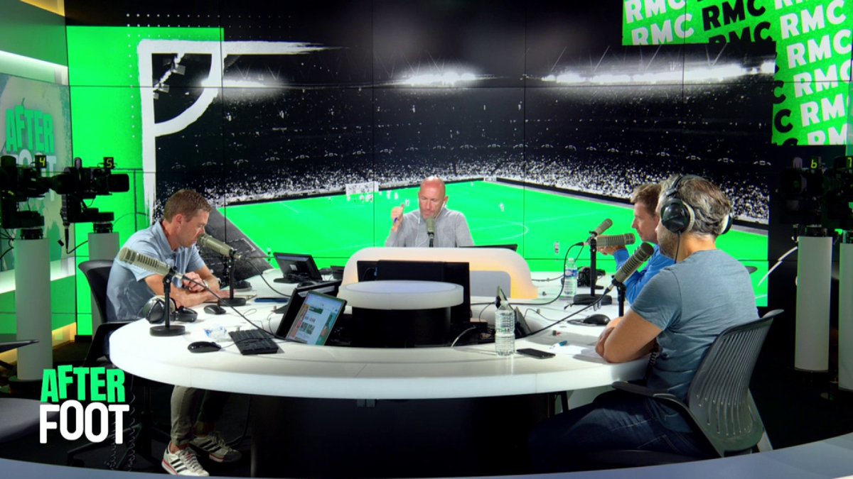 🗣️ Michael Gerlinger, directeur général de l'OL, fait le point sur la situation économique du club : "Sans Michèle Kang et Ares, le club n'aurait pas été sauvé. Il n'y avait aucune possibilité de garder Mikautadze mais le plus dur est passé." #RMCLive