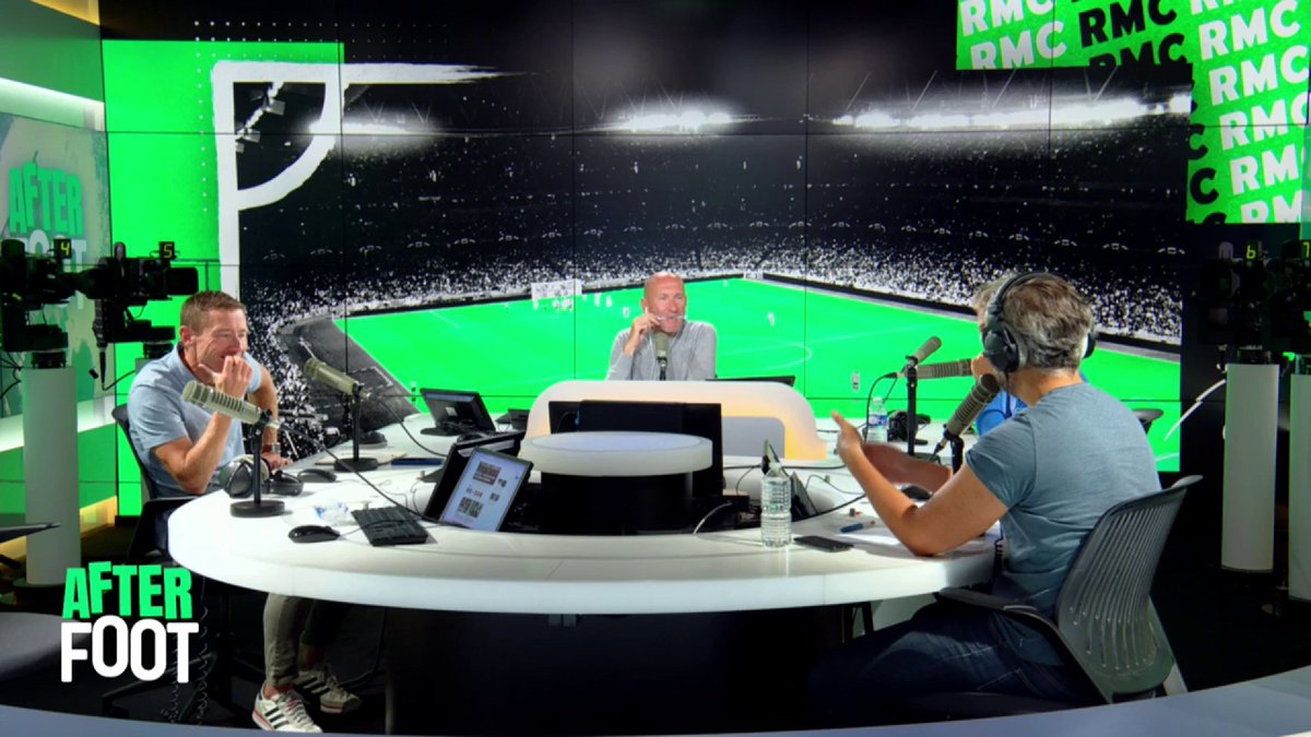 🗣️ Michael Gerlinger, directeur général de l'OL, s'exprime sur le dossier Mikautadze/Fofana en fin de mercato #RMCLive
