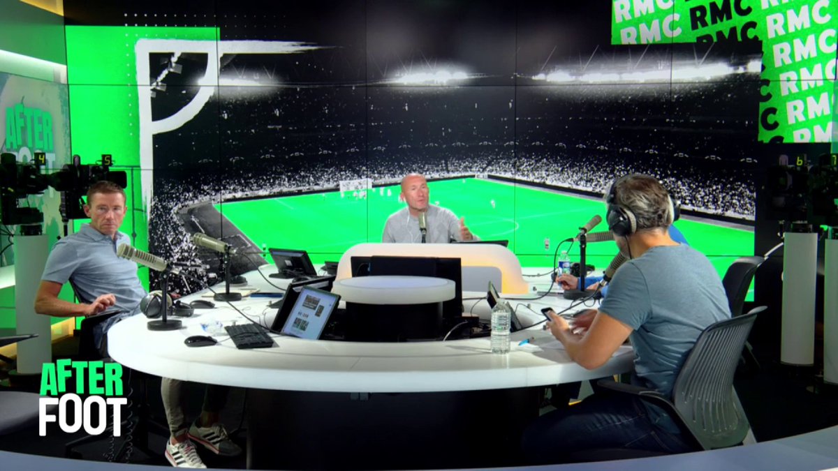 🗣️ Michael Gerlinger, directeur général de l'OL, sur le mercato estival du club : "Je suis content du mercato mais il nous manque un 9." #RMCLive