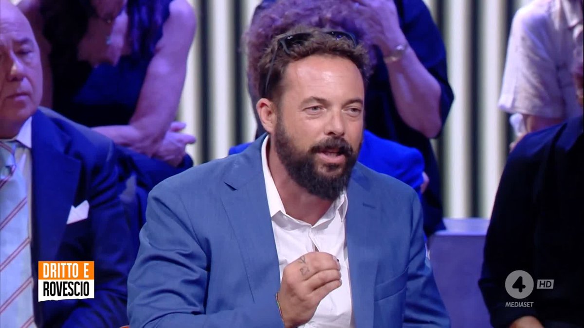 "71 persone in Italia possiedono il 59,7% della ricchezza. L'ostentazione ha un carattere insultante!" Tommaso Cacciari, attivista, a #drittoerovescio Che cosa ne pensate?