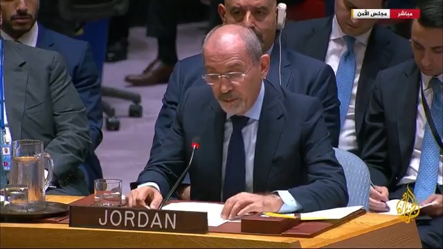 وزير الخارجية الأردني: حكومة إسرائيل مارقة مجبولة على الكراهية ترى نفسها فوق القانون، وتكذب في كل تبريراتها للغدر بقطر بعد كل ما قدمته من أجل وقف الحرب، وغدرت بدولة تعمل بلا كلل مع #مصر والولايات المتحدة للتوصل لصفقة تبادل أسرى #الأخبار
