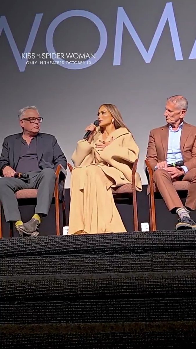 Our stars got a standing ovation at last night’s Q&A and special screening of #KissoftheSpiderWoman 👏