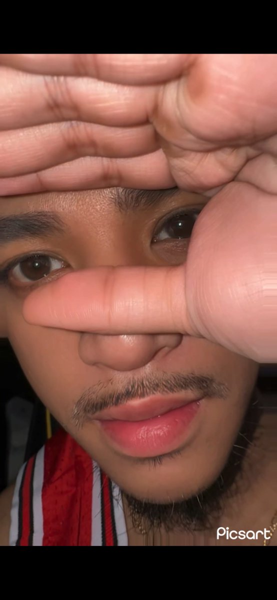 Brown eyes instead of ocean eyes hahaha good morning!😚
