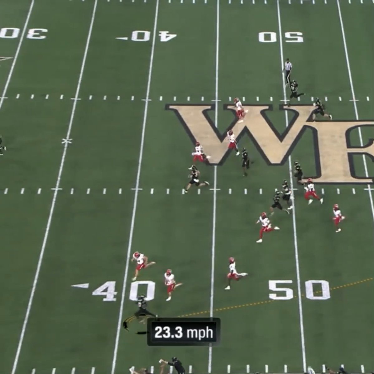 Chris Barnes showing off his speed 💨 Wake Forest Football