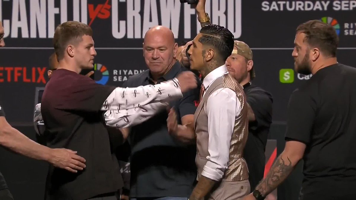 Your #CaneloCrawford co-main is getting INTENSE 👀 🥶 🇮🇪 KING CALLUM WALSH vs Fernando Vargas Jr 🇺🇸 WATCH HERE: