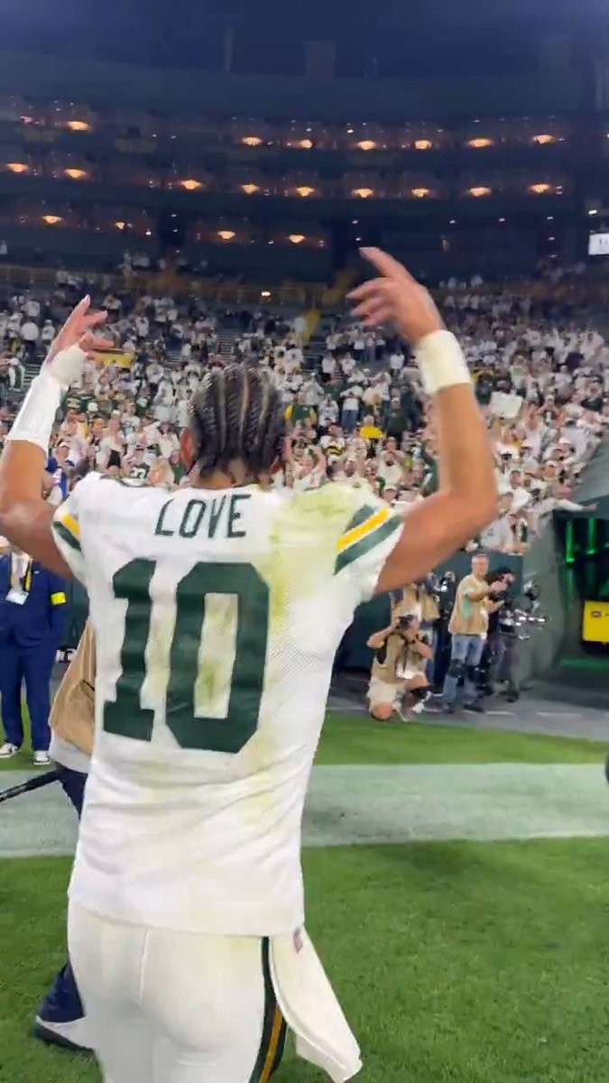 2-0 at Lambeau to start the season 🧀 JLove | Green Bay Packers