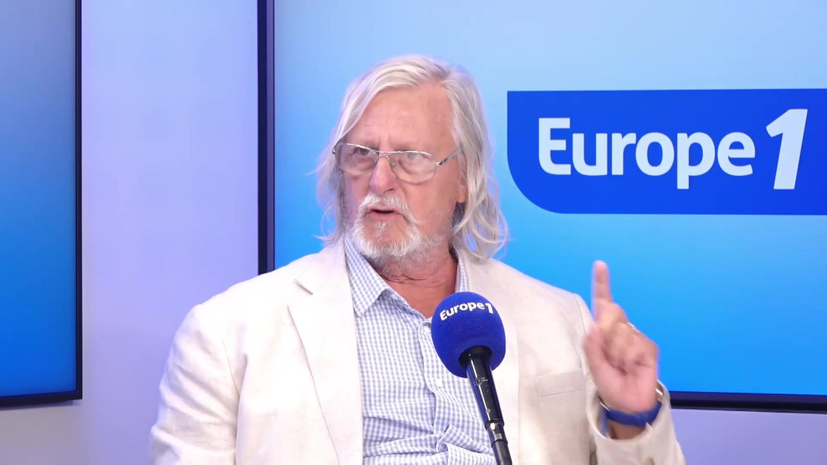 Le professeur Raoult rappelle l'expérience de Milgram montrant que 80% des gens obéissent à des ordres absurdes