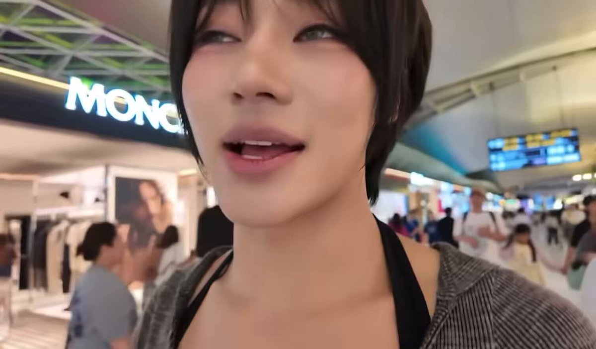 เลโก้บอกว่าที่ไปเกาหลีคืออยากไปทำอินเอียร์เพราะอันเก่าพังเหลือข้างเดียว อยากทำดีๆไปเลย เลยถามน้องสาวคนนึงที่ทำงานอยู่ที่เกาหลี (วงๆนึง) น่าจะชิกิต้า5555 เอ็นดูมาก ความสัมพันธ์สุดน่ารักของทีป้อปและเคป้อป เอ็นดู2จิ๋ว☺️🤏🏻 LEGO'S DAY OFF #Lego_Rapeepong #CHIQUITA #LYKNinaRollEP5_LEGO เล็_ทส์โก_อีทติ้ง