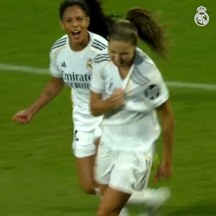 📍 Lugar correcto, momento perfecto: gol de @SigneBruun20 ✅