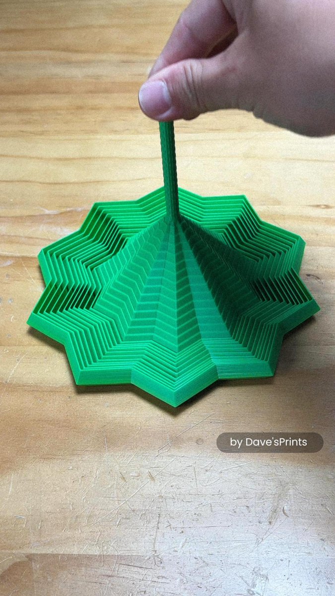 My hands says stop🧠... my brain says nope! ✋ I'll play with this all day! 😆 Designer: Dave'sPrints Model Name: Expanded Sensory Fidget Star - WITH HANDLES Model ID: #3Dprinting #makerworld #3Dprintinglife #DIY #bambulab #fidgettoys