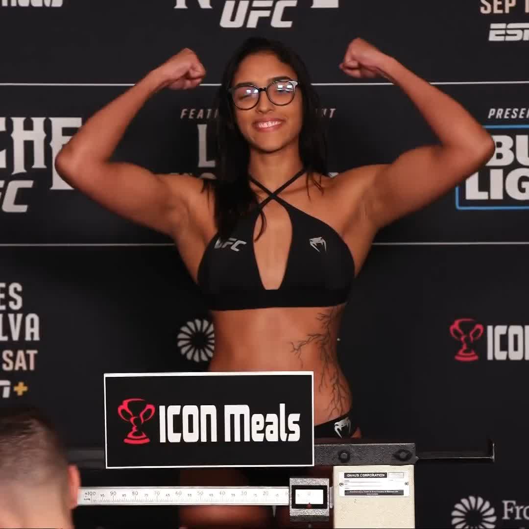 136 libras para la sensación brasileña Alice Pereira 🇧🇷🇧🇷 #NocheUFC