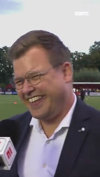 Vitesse-directeur Ben Mansvelder kende bizarre eerste weken bij de club. "0 procent verwachting, 100 procent zin in! Ik denk 0-3" 😉 #jazvit