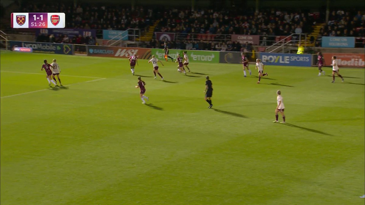 The backheel assist from Alessia Russo! 🤩 Stina Blackstenius with a clinical finish 👏