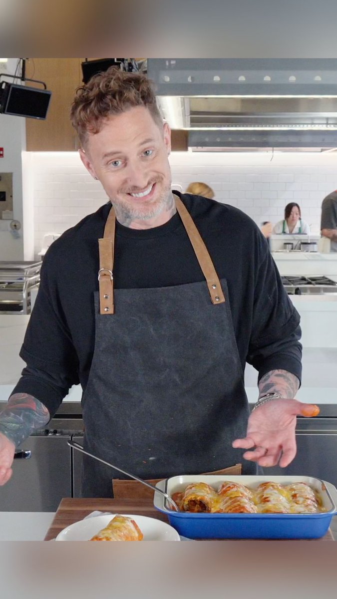On this week's #BobbysTripleThreat, Bobby Flay challenges one of the chefs to cook with eggplant 👀 Here's how Michael Voltaggio would use it to make his twist on enchiladas! Watch an all-new episode this Tuesday at 8|7c. Get the recipe: