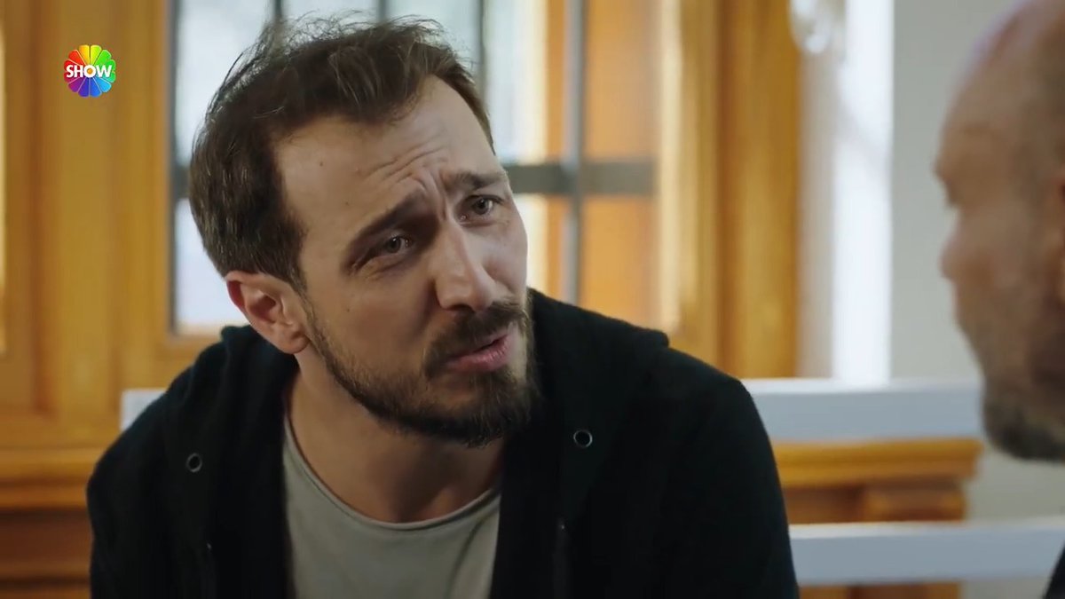 Mustafa, hiçbir şeyi hatırlamıyor! #KızılcıkŞerbeti yeni sezonuyla Show TV’de. Gold Film