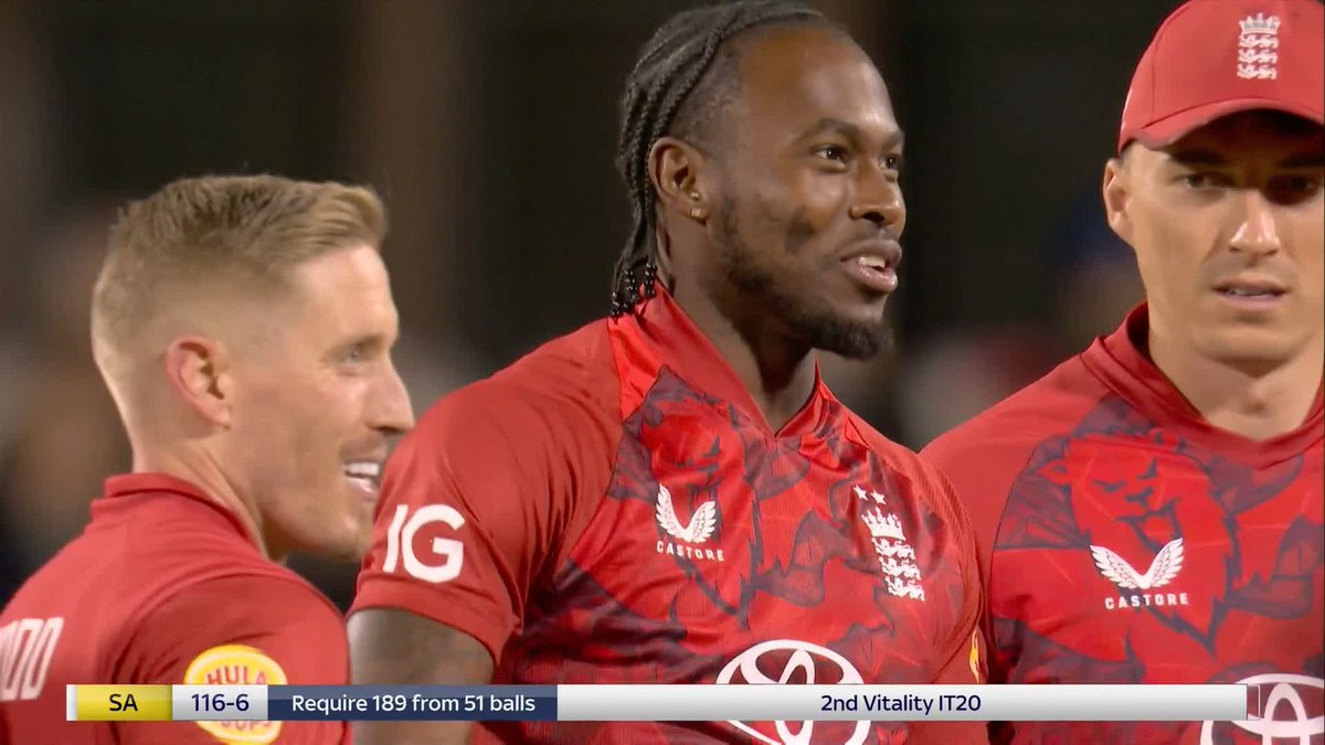 Jofra Archer holds on to take England's sixth wicket 🏴󠁧󠁢󠁥󠁮󠁧󠁿