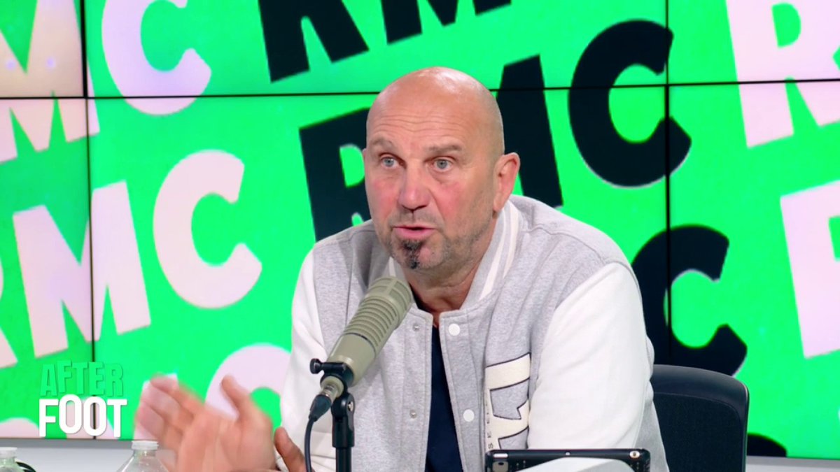 On note le match de Pavard face à Lorient. 🗣️ charbonnier lionel : "Je lui mets 7, j'attends de le voir sous pression avec de la vitesse dans son dos." #RMCLive