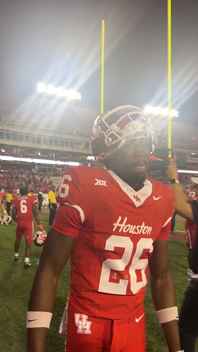 THE HOUSTON COUGARS ARE 3-0 FOR THE FIRST TIME SINCE 2016!