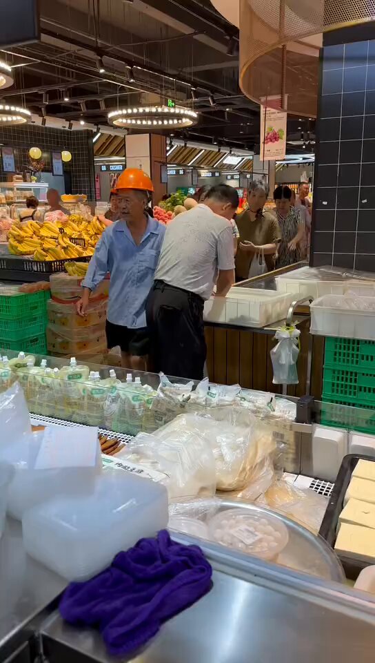 中國人是喪屍的傳人 😄😄😄