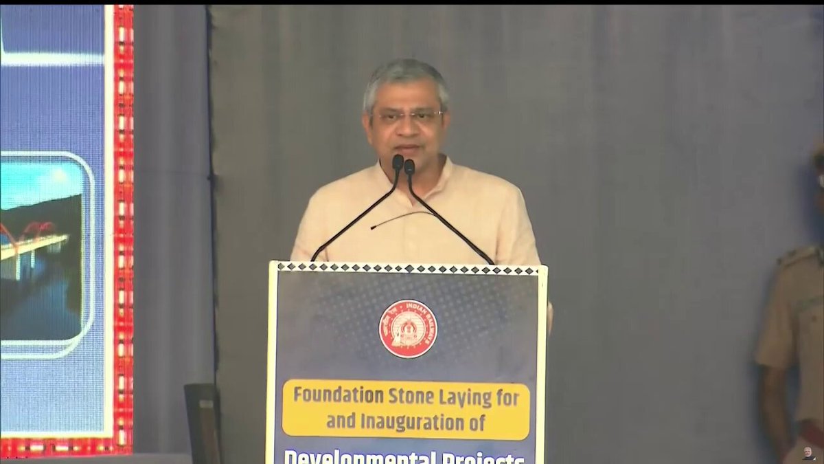 Before 2014, the budget for Railway for Northeast was only ₹ 2,000 crores. Modi Ji increased it 5 times to ₹ 10,000 crores. That is the Act East policy of Modi Ji: Hon’ble MR Ashwini Vaishnaw #RailInfra4NorthEast #Rail2Mizoram