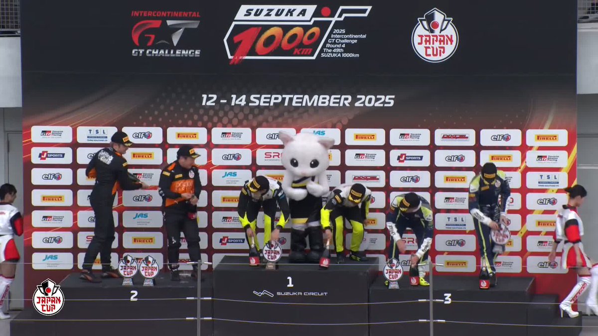 最高の表彰台！🍾 アップちゃんもシャンパンファイトに参加😺 #JapanCup