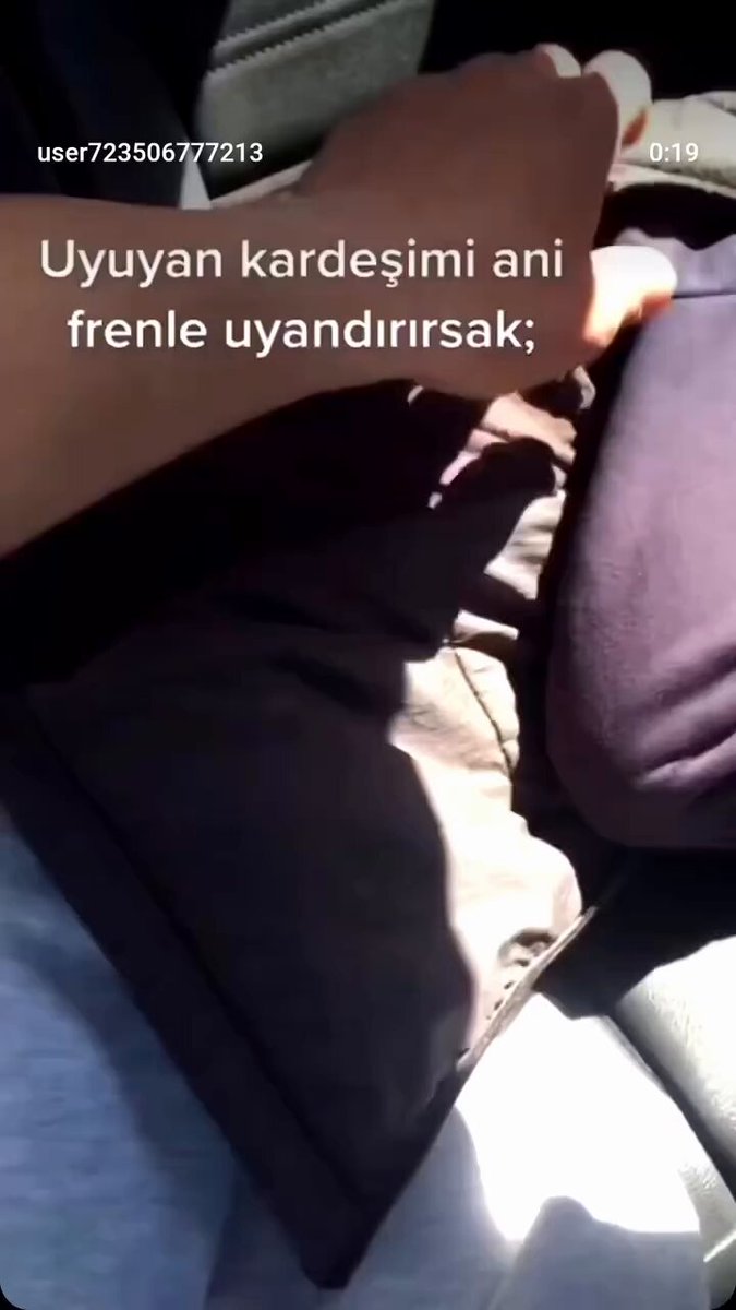 Çocuğun ağzından bal damlıyor😂😂