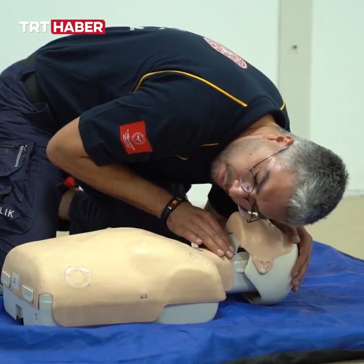 🚨🩺Bugün dünya ilk yardım günü. ❓Peki ilk yardım neden önemli? En sık ihtiyaç duyulan ve mutlaka bilinmesi gereken teknikler neler? Gelin yakından bakalım.👇