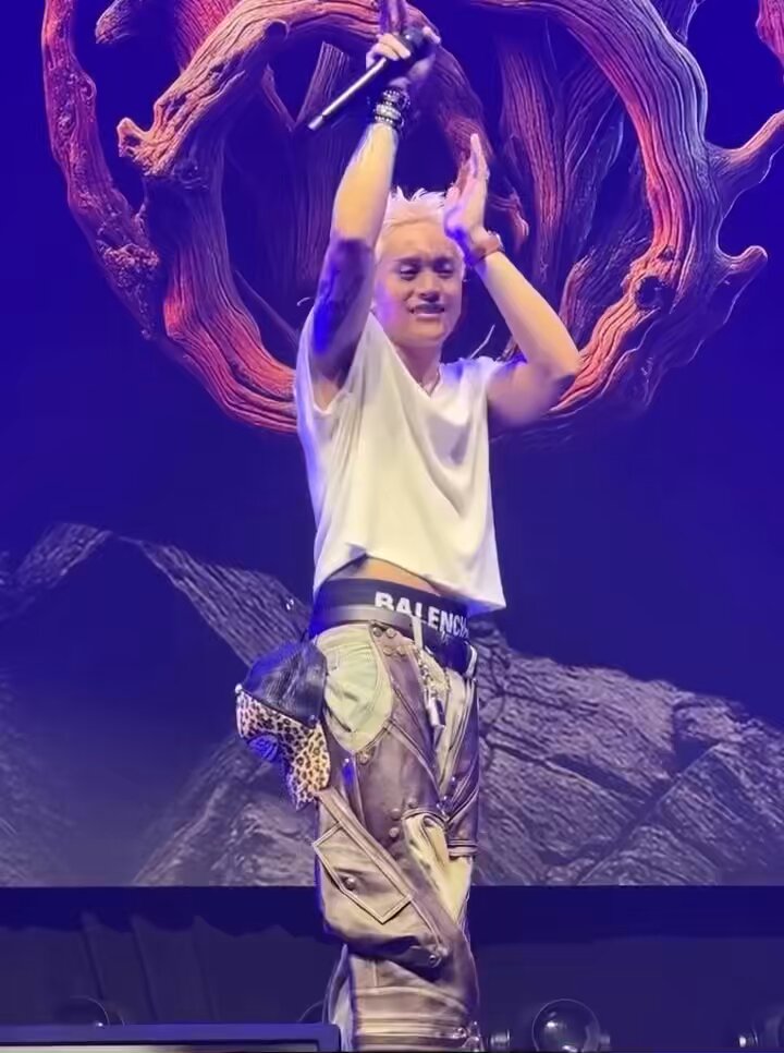 somebody take this away from me im going INSANE !!!!!!! anong take it easy, ALAM MO BANG NAKAKABALIW KAAAAA????? SB19 DAY2 BLASTOFF SB19 Official #SB19 #SaWWorldTourHongKong